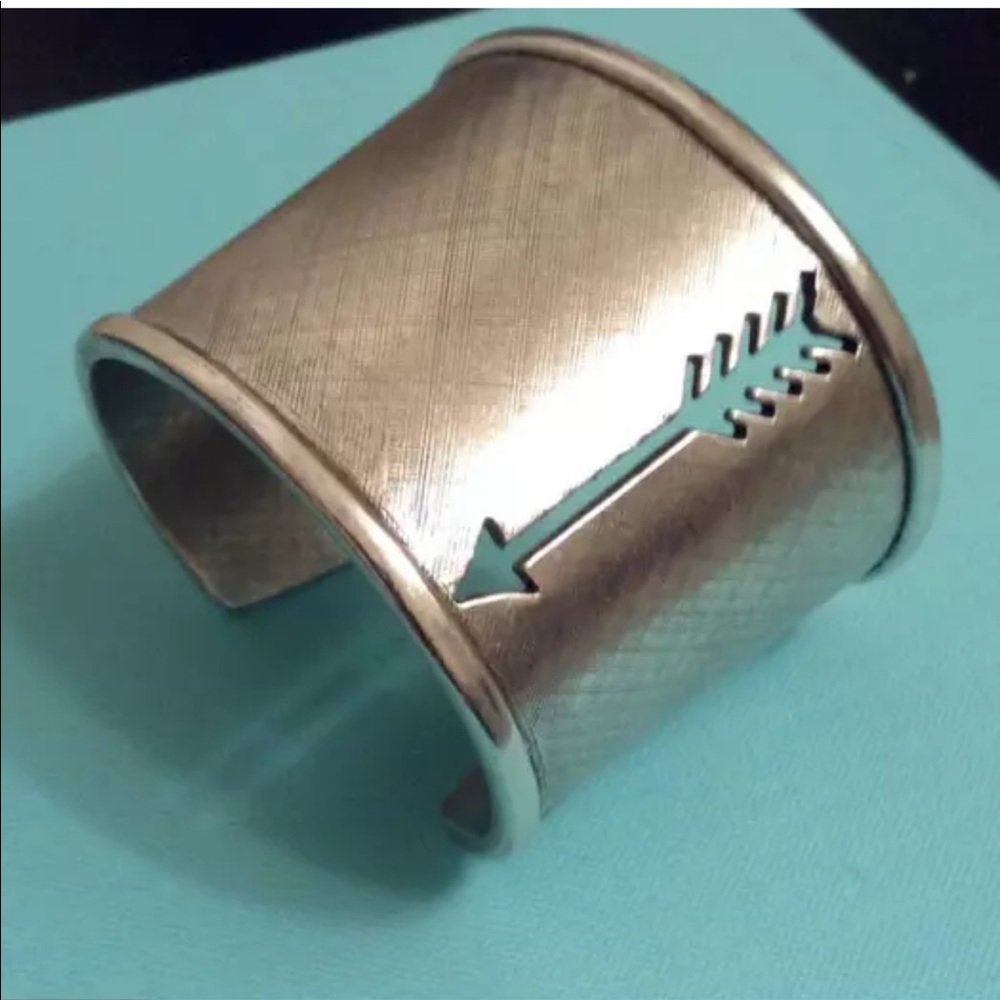 🖤CYBER MONDAY SALE🖤 HOUSE of HARLOW silver arrow cuff bracelet *SAMPLE*